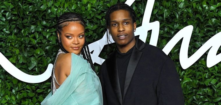 Сногсшибательный образы знаменитостей на церемонии British Fashion Awards 2019