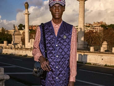 Gucci ностальгируют по минувшим десятилетиям в эклектичном лукбуке Pre-Fall 2020