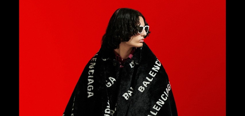 Опережая тенденции: Лукбук осенней коллекции Balenciaga