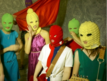 На злобу дня: Pussy Riot выпустили клип о полицейском насилии и предложили свои реформы