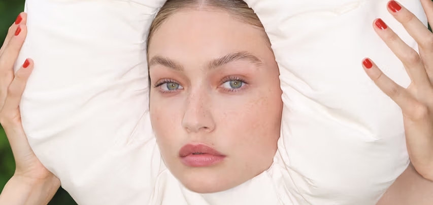 Gigi Hadid в новій кампанії Jacquemus «LE CHOUCHOU»