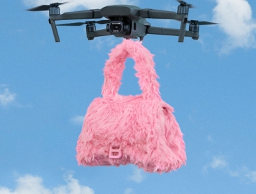Очень пушистая капсула Balenciaga на китайский день святого Валентина 2021