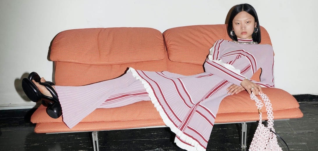 Jil Sander играет с текстурой и формами в коллекции Resort 2022