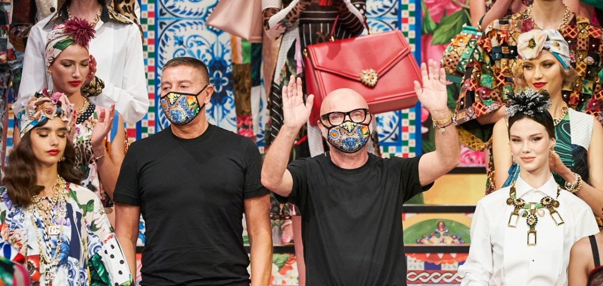 Тренд или вынужденные меры? Dolce & Gabbana представили коллекцию Spring 2021, сшитую из лоскутов