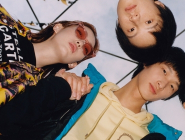 Для нового поколения творцов перемен: Коллекция Stella McCartney вдохновлена Босхом и формой заправщиков