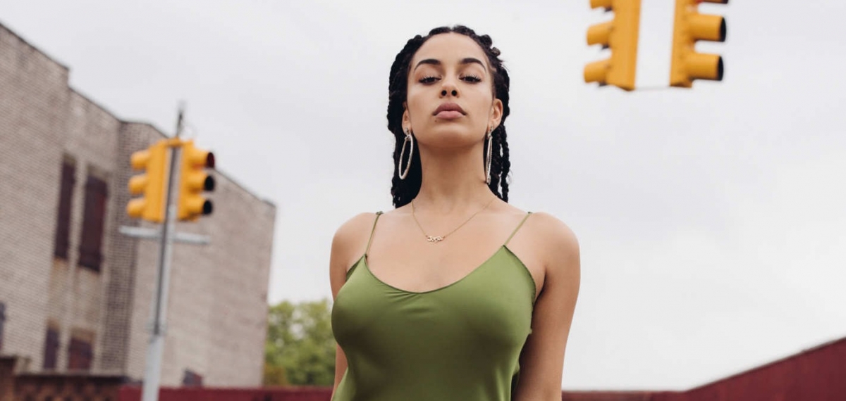 Певица, которую ты полюбишь: Jorja Smith представила чувственное видео
