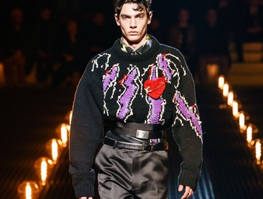Prada выпустили монстра, который ищет любовь: Показ Fall 2019 Menswear