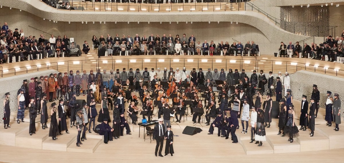 Показ Chanel Métiers d’Art 2018