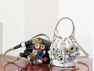 Новая коллекция сумок LOEWE посвящена искусству ткачества