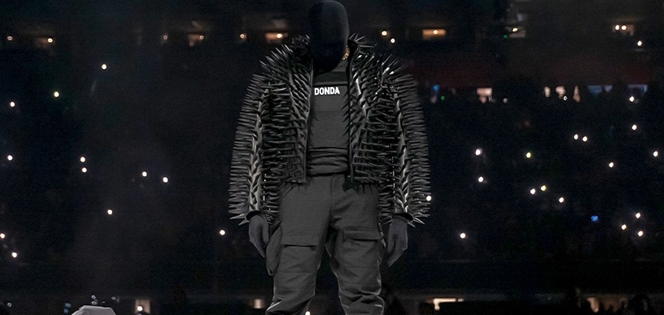 Канье Уэст наконец выпускает альбом DONDA, коллаб с BALENCIAGA и ругается с Universal