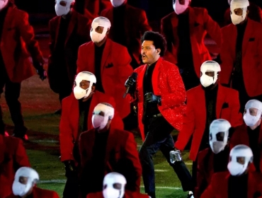 Важнейший момент карьеры: Посмотрите выступление The Weeknd на «Суперкубке»