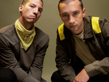 Twenty One Pilots выпустили первую за 2 года песню. Она о самоизоляции и оптимизме