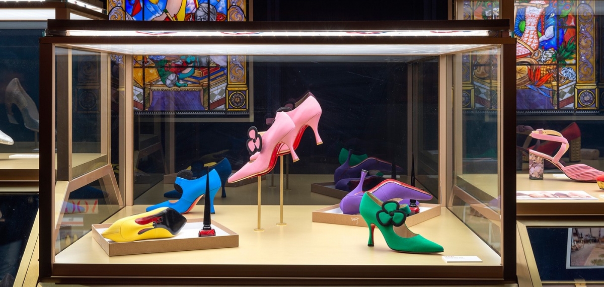 Культовая красная подошва: Взгляд изнутри на красивейшую выставку Christian Louboutin