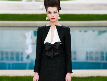 От наброска до подиума: Новая кутюрная коллекция CHANEL и как она создавалась