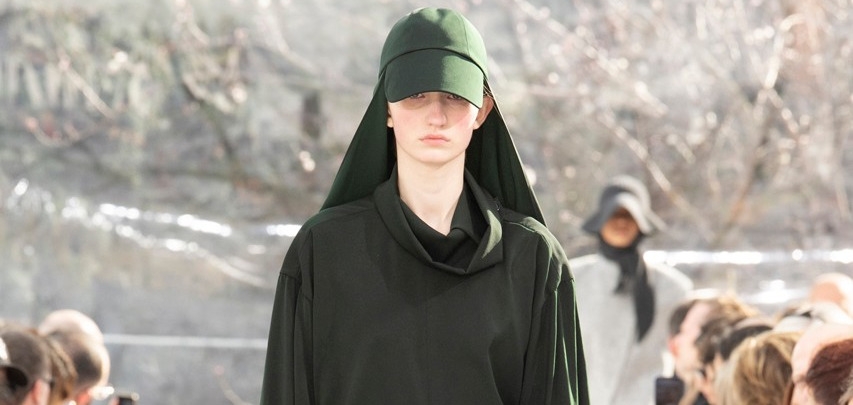 Фелипе Оливейра Баптиста меняет эстетику KENZO и представляет минималистичную комфортную коллекцию FW20