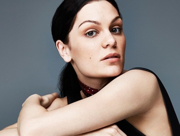 Тем, кого нет с нами в это Рождество: Jessie J раскрывает эмоциональный смысл ее песни