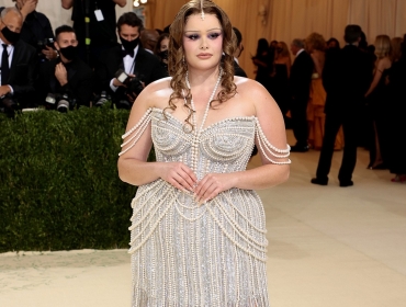 Как всегда потрясающе! Знаменитости в лучших костюмах на MET GALA 2021