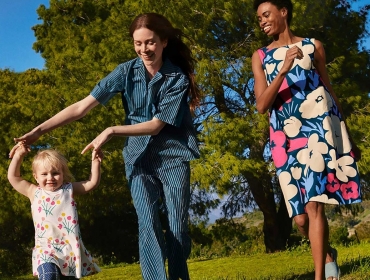 Коллекция MARIMEKKO X UNIQLO для мам и детей, вдохновленная летним солнцем