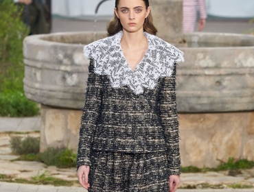 Сама невинность: Chanel посвятили коллекцию монастырю, в котором росла Коко Шанель