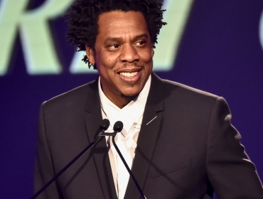 Когда человек умеет делать все: JAY-Z официально стал первым рэпером-миллиардером