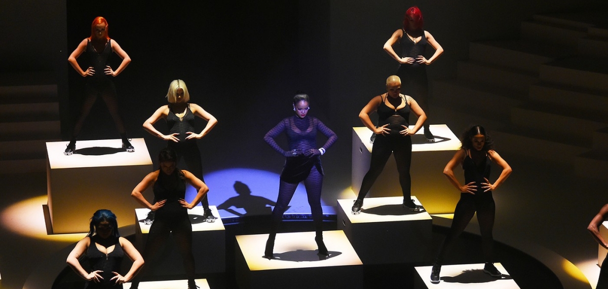 Грандиозное шоу с толпой звёзд: Рианна провела фееричный показ Savage X Fenty