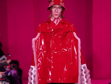 Сюрреализм, обувь-гибрид и незаконченный кутюр в новой коллекции Maison Margiela