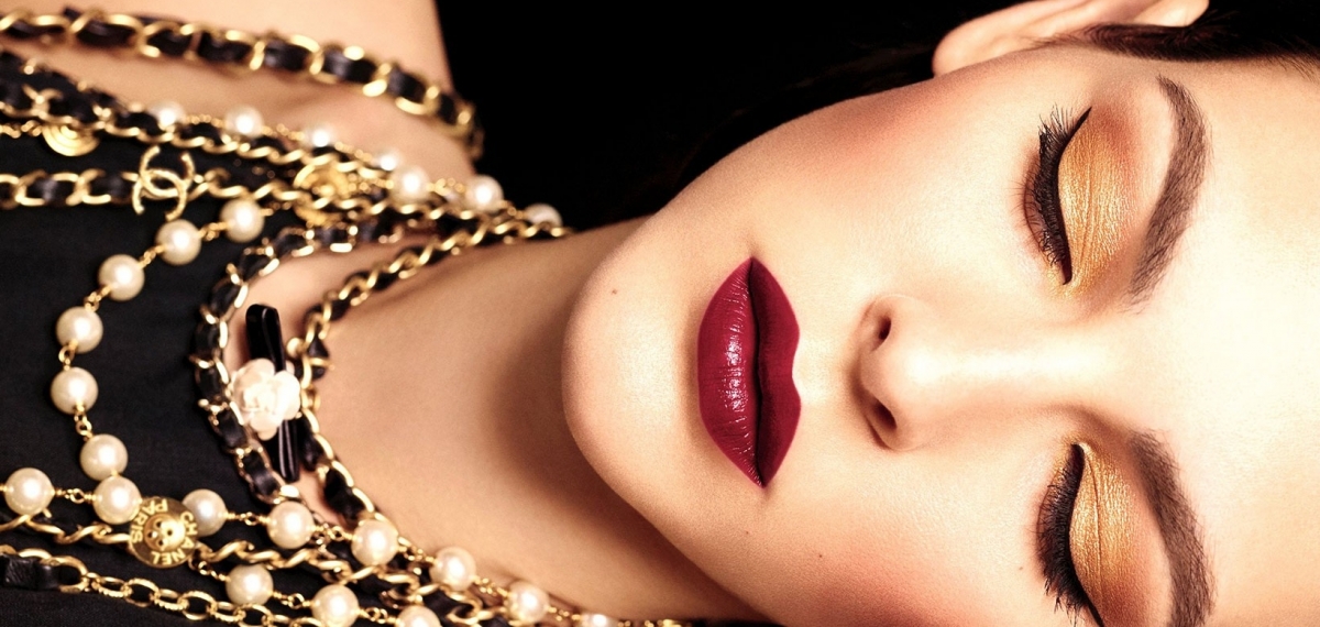 Chanel Beauty черпает вдохновение из культового символа Дома — золотой цепочки
