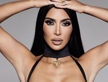Skims і Veneda Carter об’єдналися для колекції стрейч-атласу: Kim Kardashian – героїня кампанії
