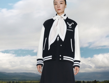 Монограма Burberry «TB» вирощує кролячі вушка для колекції китайського Нового року 2023