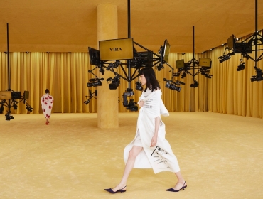 Раф Симонс представил свою первую коллекцию для Prada. Конечно, совместно с Миуччей Прада