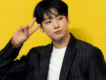 Jung Kook з BTS випустив відео на пісню "DREAMERS"