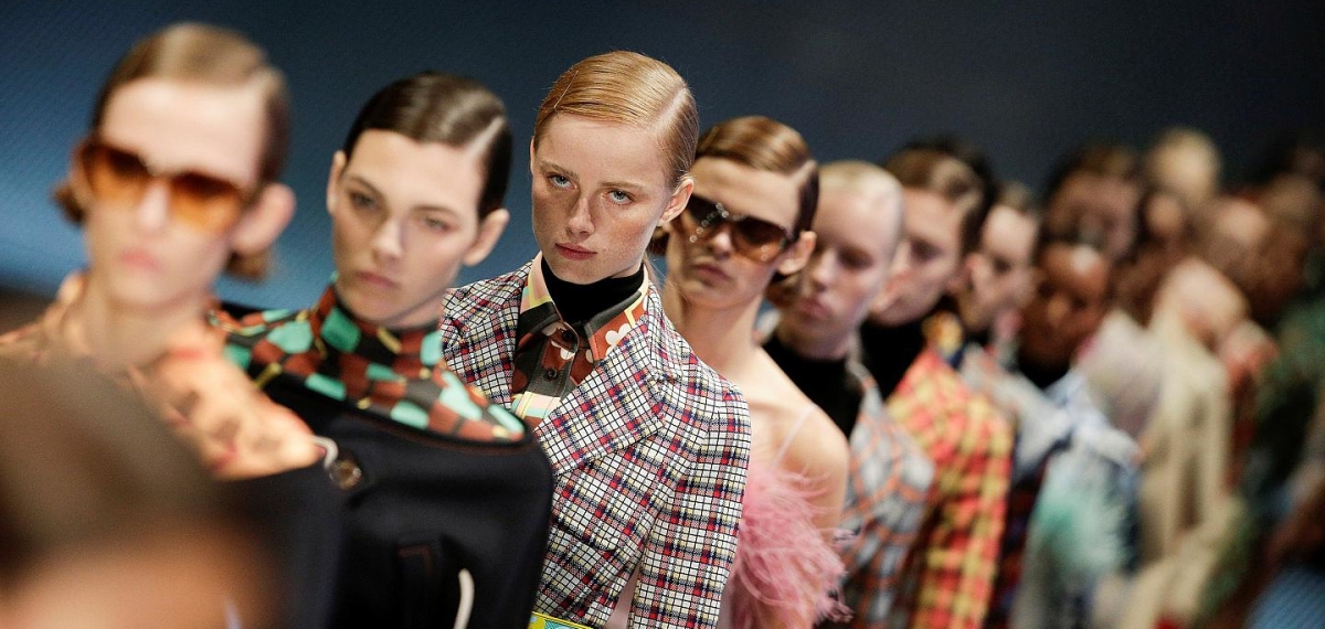 Prada становится первым люксовым брендом, взявшим кредит на «устойчивое развитие». Вот что это значит