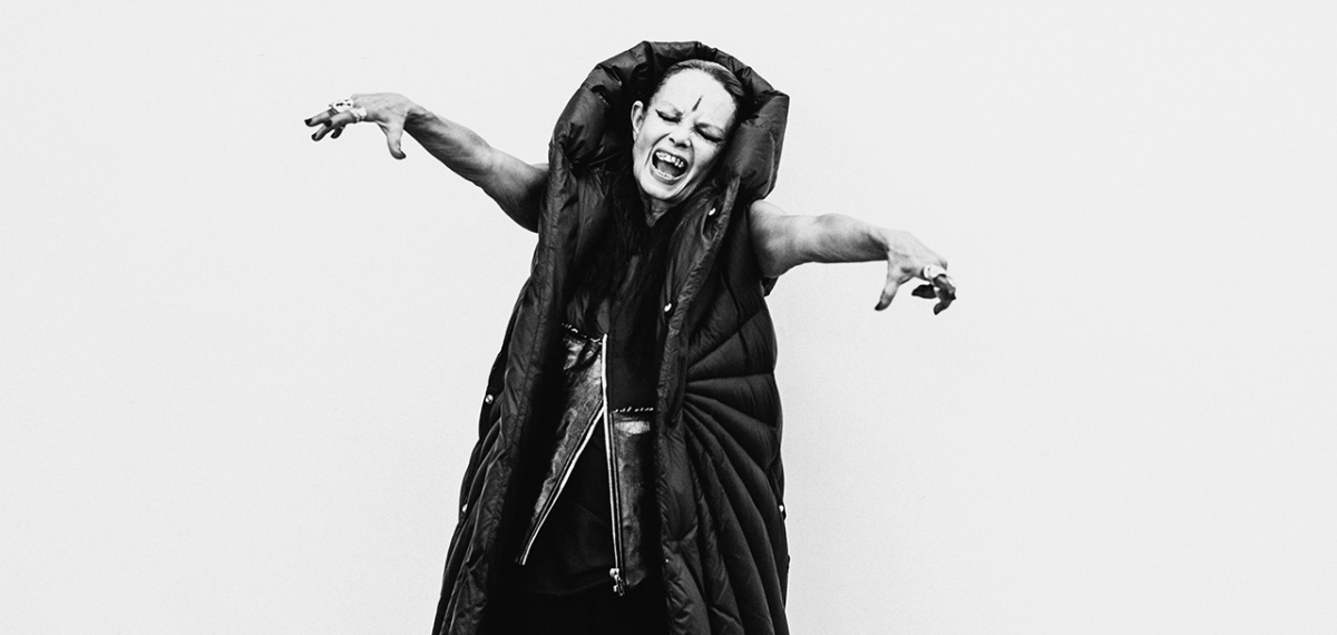 Moncler x Rick Owens отправляются в турне в Милан на особом автобусе