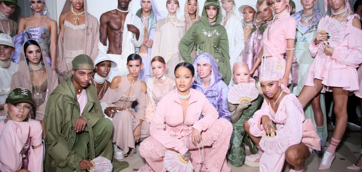 Рианна представила неординарную коллекцию Fenty PUMA в Париже