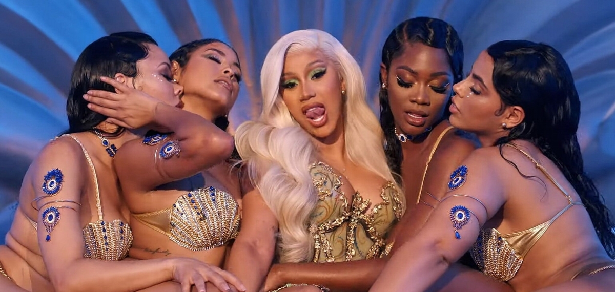 Украинка Таню Муиньо сняла клип рэп-королеве Cardi B. В нём хоронят 2020-й