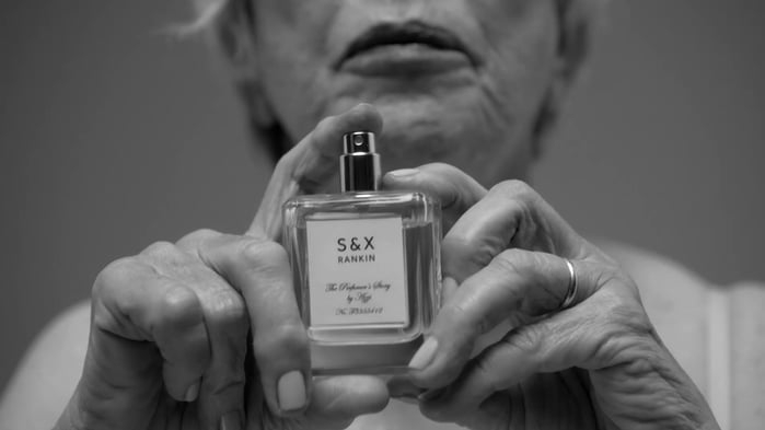 Геи, лесбиянки и старики в сексуальном кампейне парфюма S&X (18+)