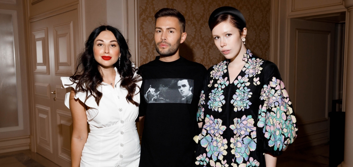 Fairmont Grand Hotel Kyiv та фонд Artists Support Ukraine відкрили благодійну виставку українських митців