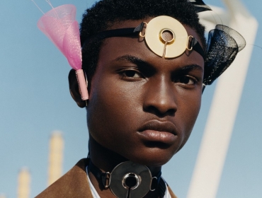 Влюбленным в Барселону: Бренд LOEWE и фотограф Тайлер Митчелл представляют уютно-футуристический кампейн