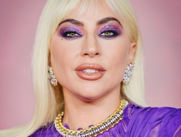 Посмотрите не фееричную Леди Гагу на премьере «Дома Gucci»