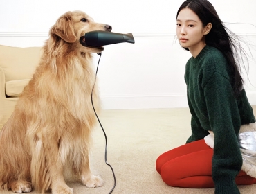 Jennie Stars в новій кампанії Jacquemus Holiday