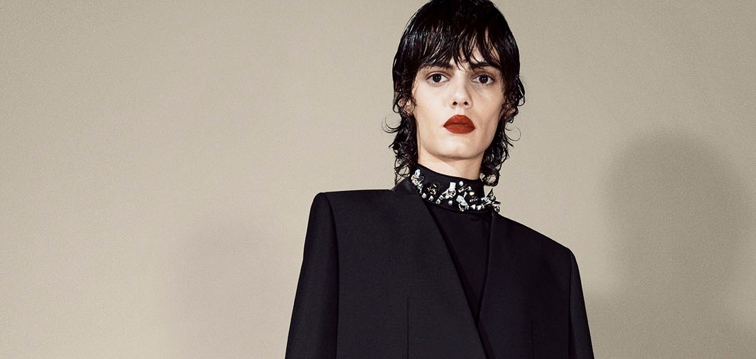 Новый креативный директор Мэтью Уильямс отразил современный мир в Givenchy Pre-Fall 2021