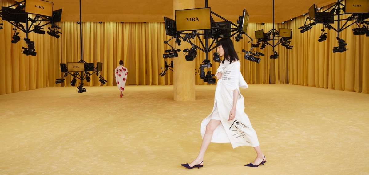Раф Симонс представил свою первую коллекцию для Prada. Конечно, совместно с Миуччей Прада