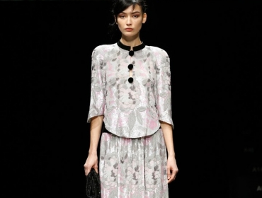 Giorgio Armani провели показ без зрителей из-за коронавируса. Но это им не помешало