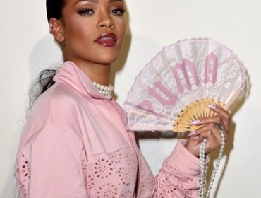 Рианна представила неординарную коллекцию Fenty PUMA в Париже