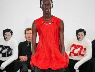 Женственные силуэты в центре мужской коллекции молодого и талантливого JW Anderson