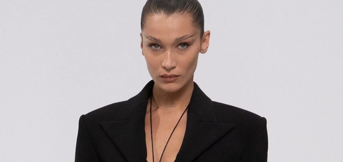История моды это запомнит: Белла Хадид стала цифровым кентавром в фильме Mugler