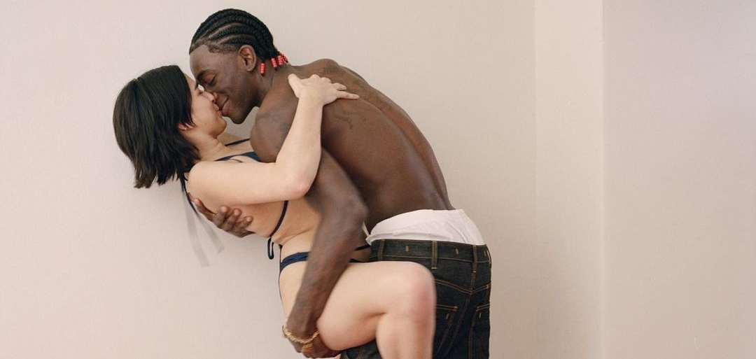 Любовь без границ: Jacquemus представили кампейн, от которого бабочки в животе
