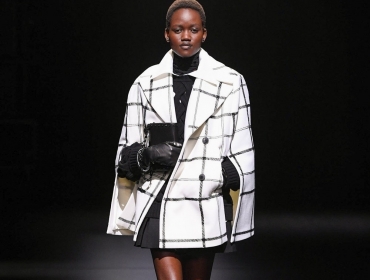 Черно-белые кадры Valentino на показе Fall/Winter 2021