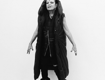 Moncler x Rick Owens отправляются в турне в Милан на особом автобусе