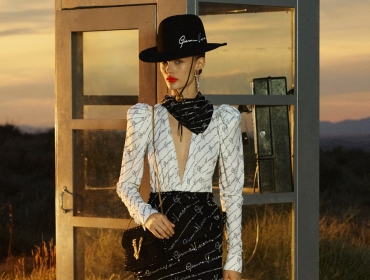 Смотрите новый лукбук Versace Cruise 2020, вдохновленный историей западной Америки и поп-культурой